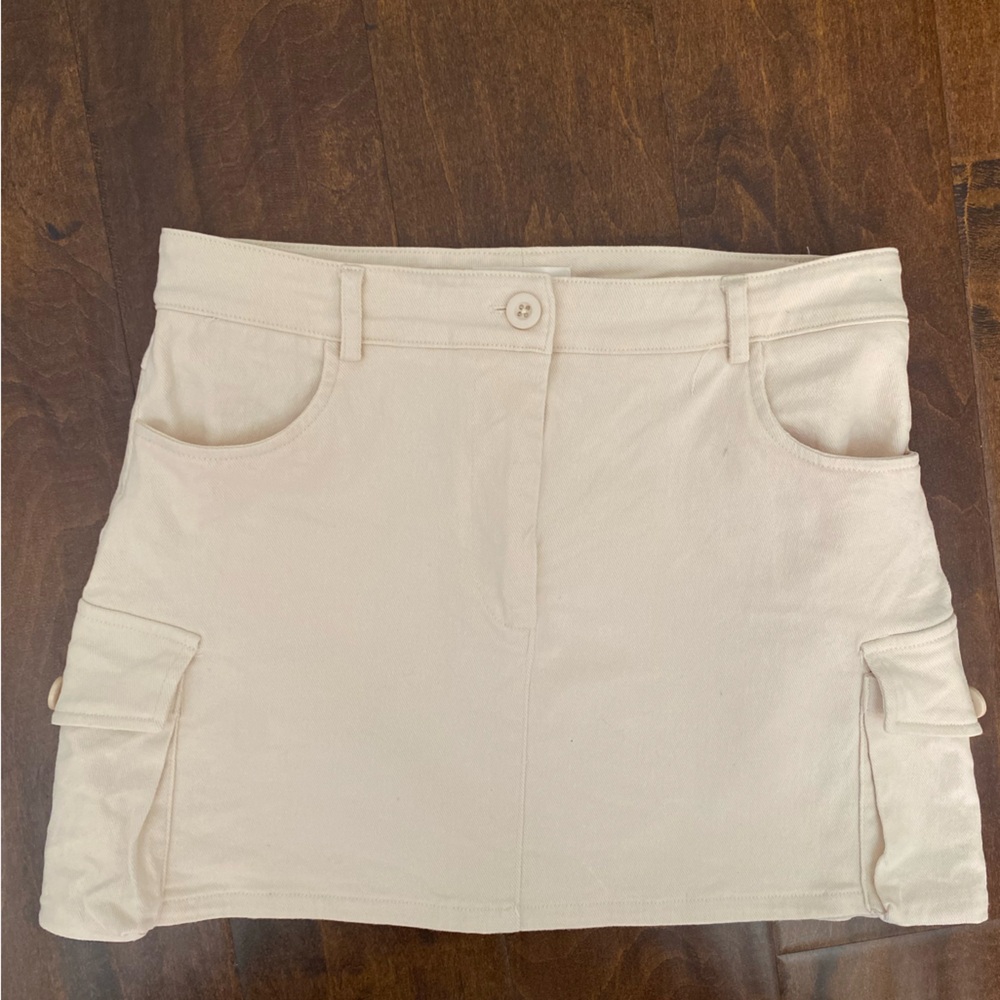 ModRef Cream Cargo Mini Skirt